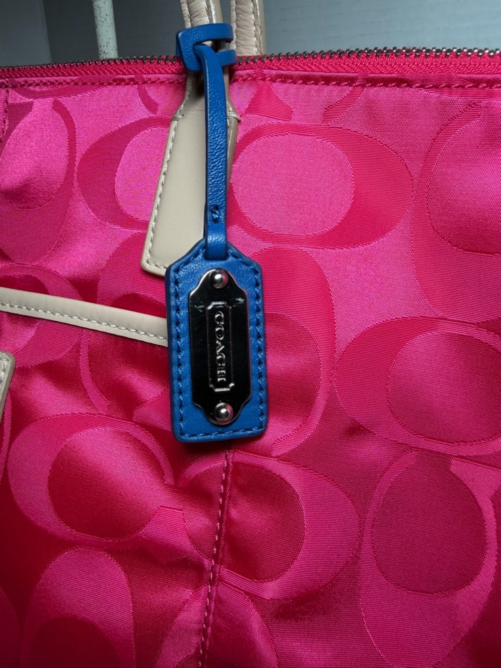 Coach pink shoulder Bag - Picture 2 of 11